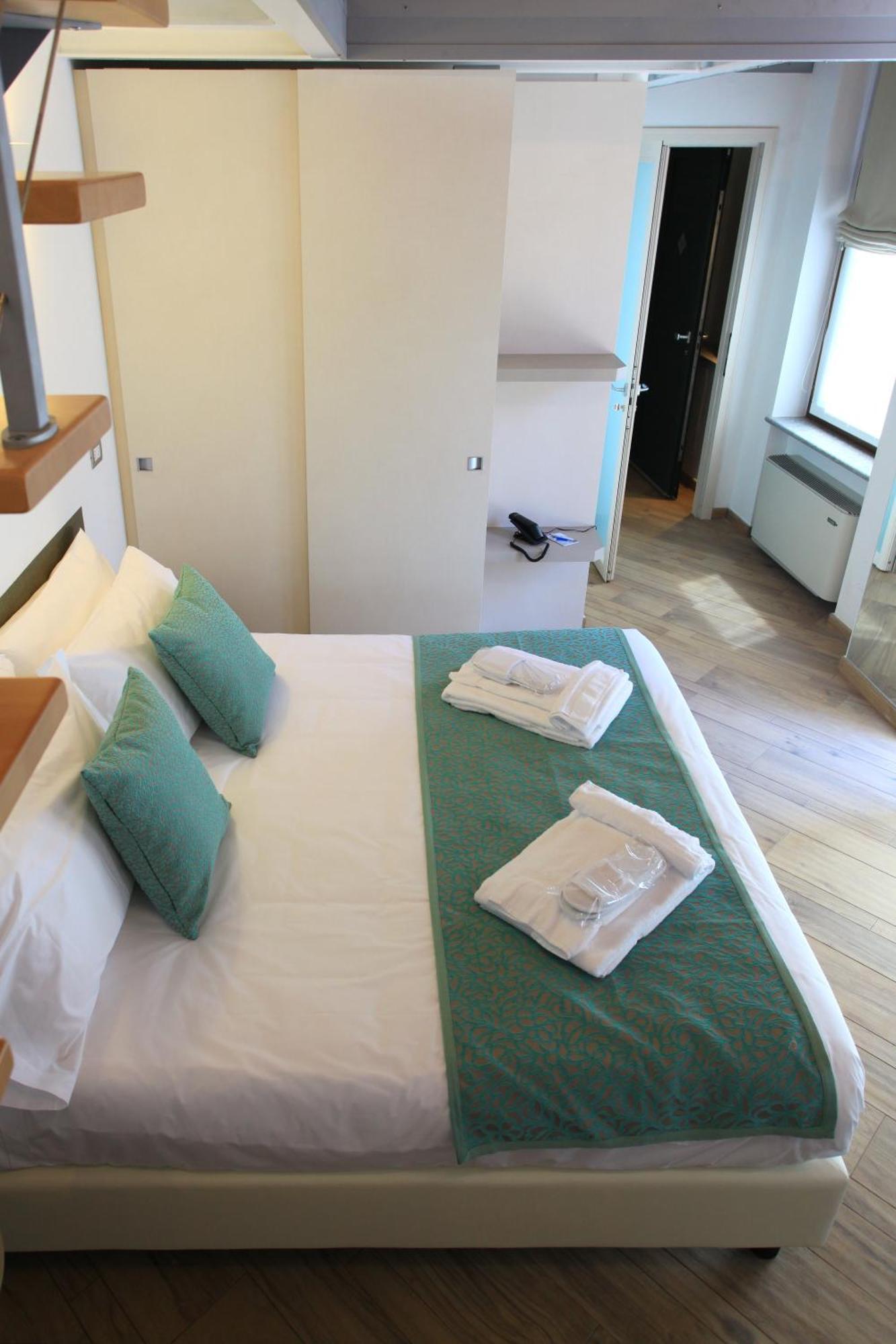 Hotel Ponti Angera Dış mekan fotoğraf